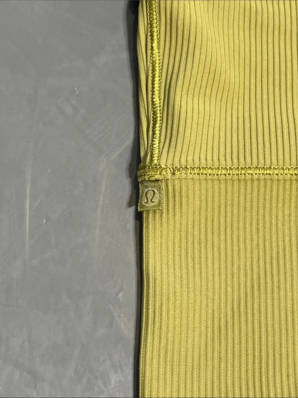 lululemon Power Pivot Ribbed Tank Top - size 4